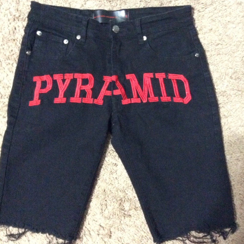 Pyramid cut off shorts